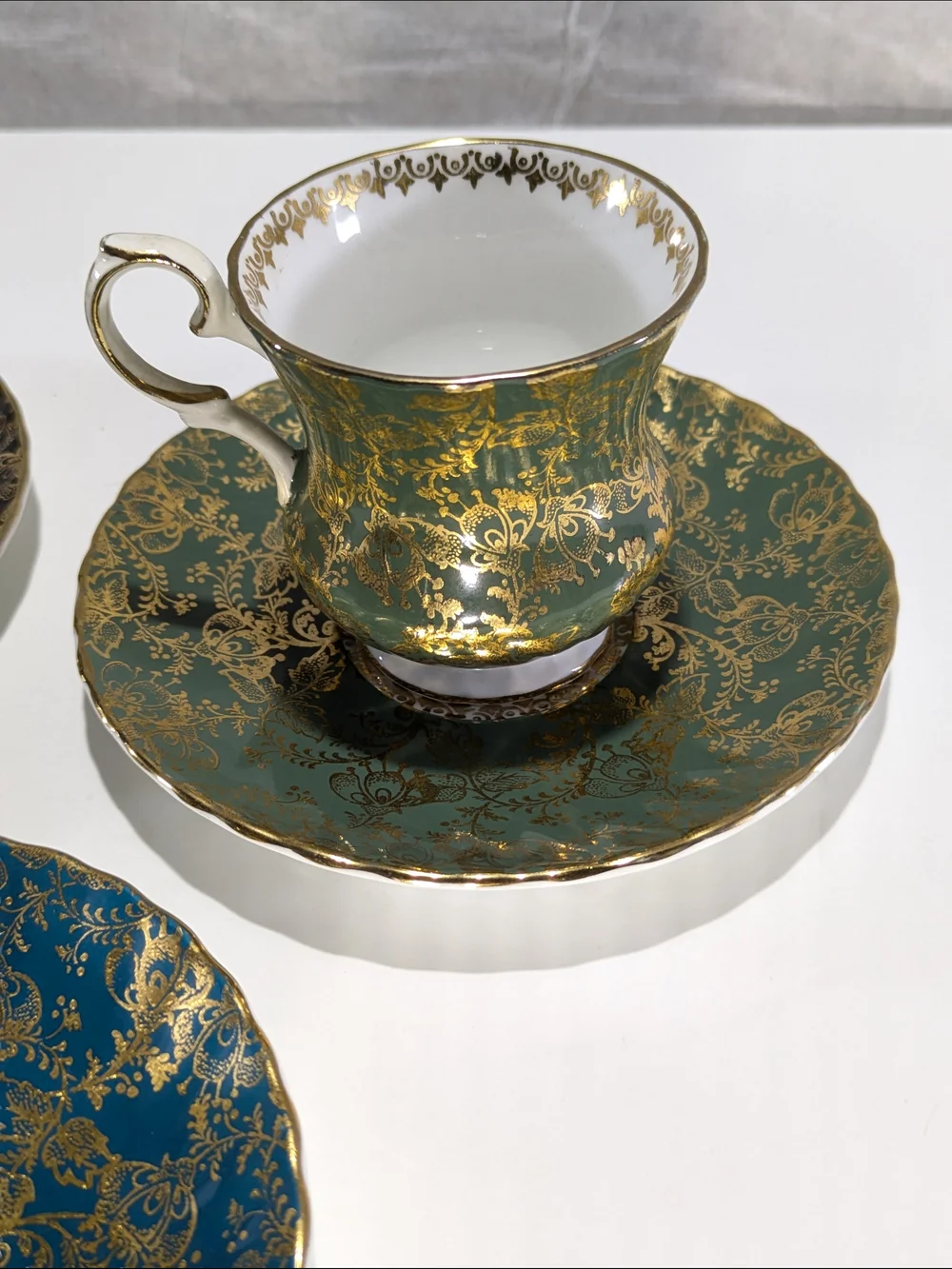 Elizabethan Fine Bone China elizabethan chintz pedestal